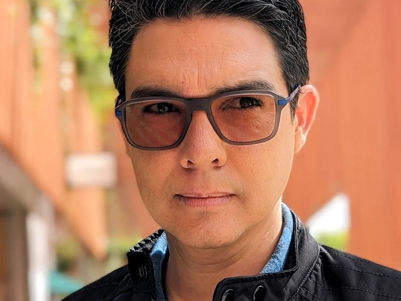 Martín con gafas NAUT
